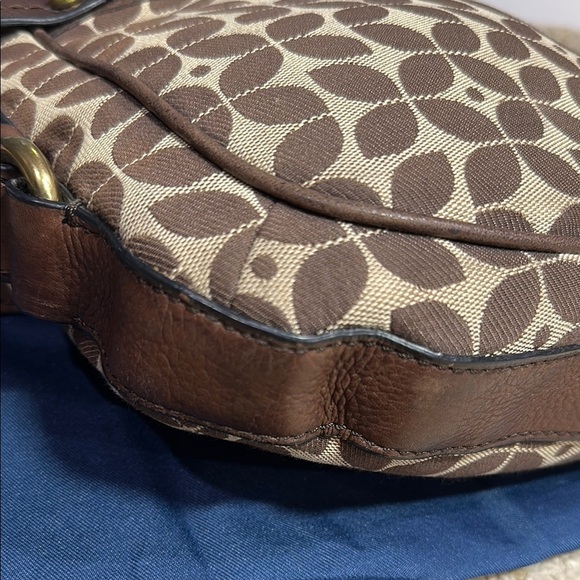 Fossil Leather Brown & Tan Crossbody Bag with Timeless Design EUC - Picture 9 of 16